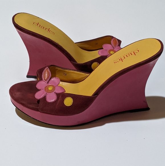 Charles by Charles David Wedge Heels - Picture 3 of 4